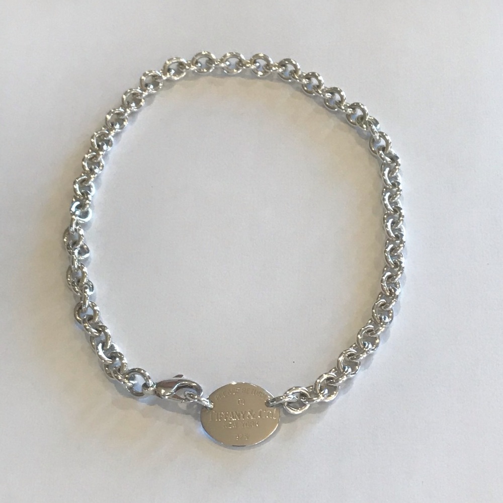 Tiffany & Co. Genuine RTT Oval Necklace